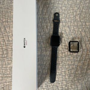 Apple Watch Series 3 42mm slate grey with black sport band